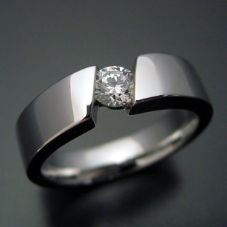 三重県・N さま（購入商品：ゴツくてスタイリッシュな婚約指輪 [No,3997]）