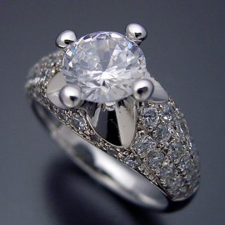宮崎県・Hさま（購入商品：１ｃｔ版：柔らかい印象の可愛い婚約指輪 [1ct-R3112]）