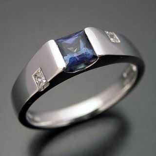 三重県・Nさま（購入商品：アレキサンドライトの婚約指輪 [No5373-Alex]）