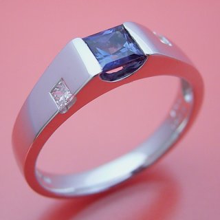 三重県・Nさま・30代男性（購入商品：アレキサンドライトの婚約指輪 [No5373-Alex]）