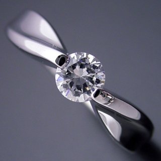 熊本県・Mさま（購入商品：デザイン性が豊かなスタンダードな婚約指輪[BE-52]）