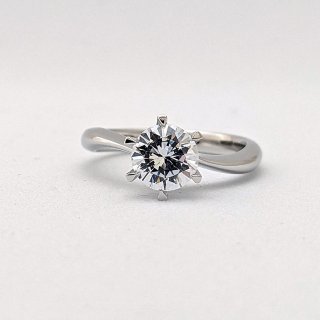 新潟県・Tさま（購入商品：１カラット版：アームデザインが新しいティファニーセッティングの婚約指輪 [1ct-BE59]）
