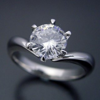 群馬県・Iさま（購入商品：１カラット版：６本爪Vラインデザインの婚約指輪 [1ct-BE61]）