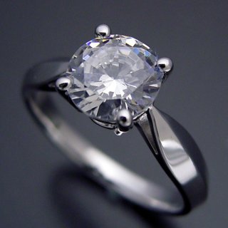 愛知県・Oさま（購入商品：１カラット版：４本爪の新しいデザインの婚約指輪 [1ct-BE79]）