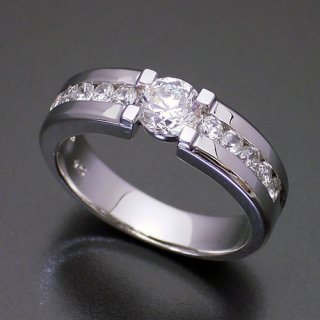 千葉県・Ｙさま（購入商品：堂々とした風格が漂う婚約指輪[R3123]）