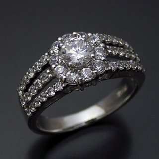 広島県・Eさま（購入商品：豪華なのに上品な婚約指輪 [R4809]）