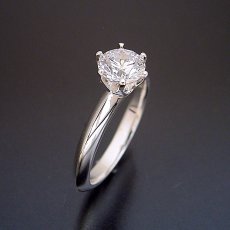 画像5: １カラット版：どの指輪のデザインとも違う、６本爪ティファニーセッティングタイプの婚約指輪 (5)