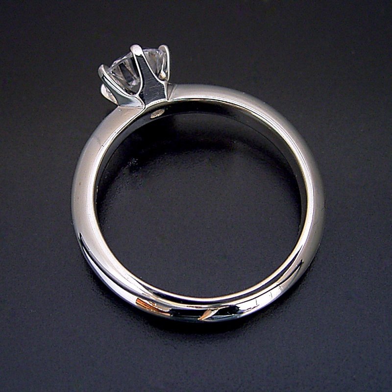 画像7: １カラット版：どの指輪のデザインとも違う、６本爪ティファニーセッティングタイプの婚約指輪 (7)