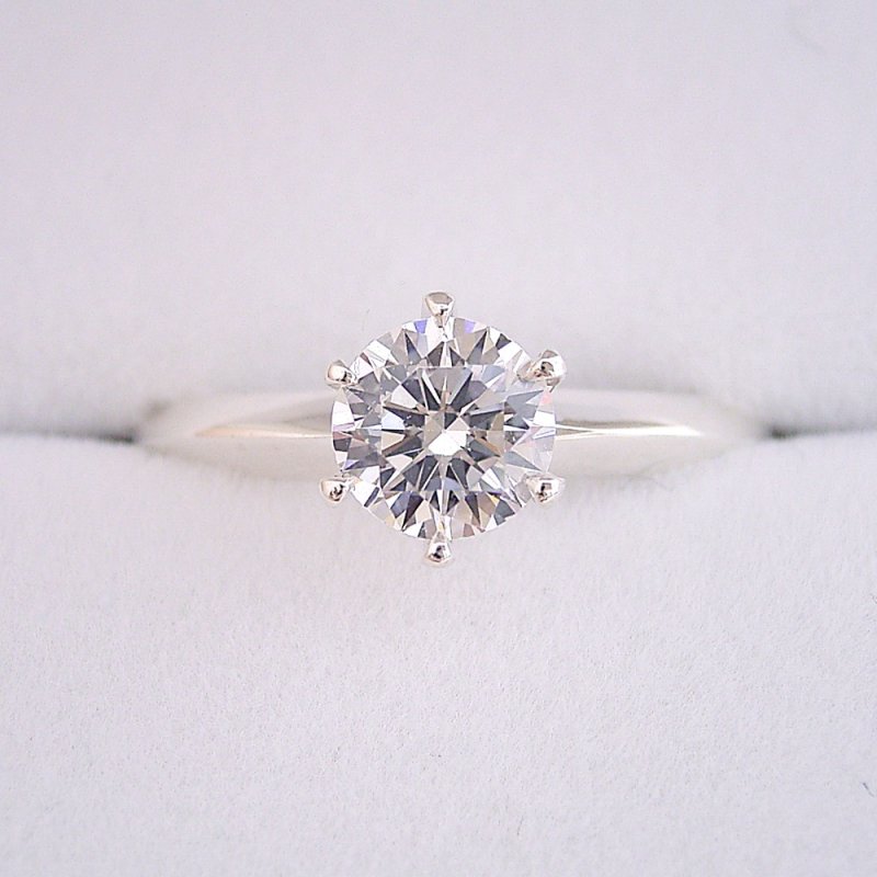 画像6: １カラット版：どの指輪のデザインとも違う、６本爪ティファニーセッティングタイプの婚約指輪 (6)