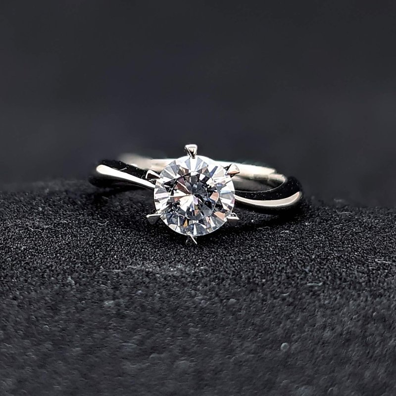 画像6: １カラット版：アームデザインが新しいティファニーセッティングの婚約指輪 (6)