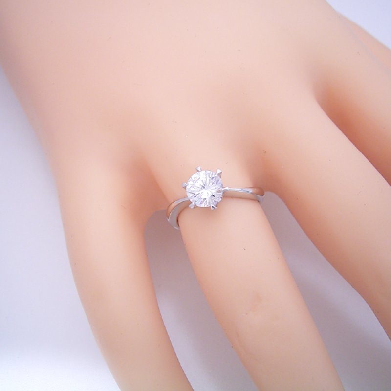 画像11: １カラット版：アームデザインが新しいティファニーセッティングの婚約指輪 (11)