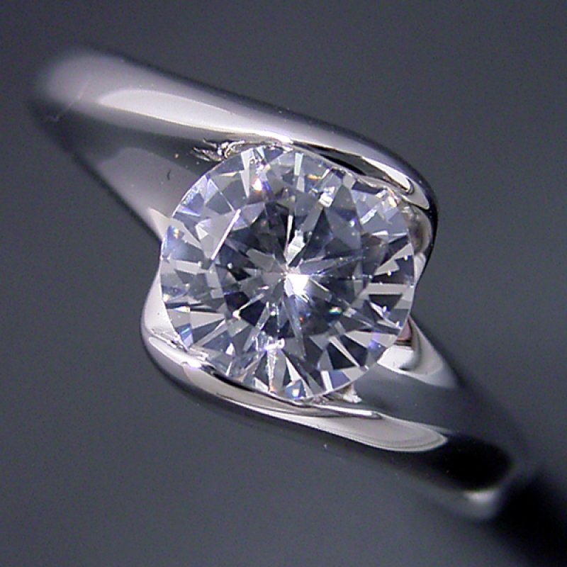 画像3: １カラット版：流れるようなラインの伏せこみタイプの婚約指輪 (3)