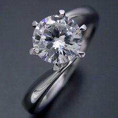 画像1: １カラット版：流れるデザインの6本爪タイプの婚約指輪 (1)
