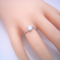 画像5: １カラット版：流れるデザインの6本爪タイプの婚約指輪 (5)