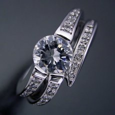 画像4: １カラットらしいデザインを考えた婚約指輪 (4)