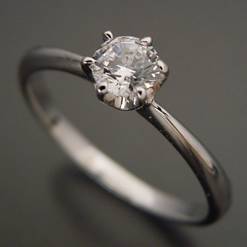 画像5: 0.3カラット版：プラチナ婚約指輪：ティファニーセッティング風 ダイヤモンド (5)