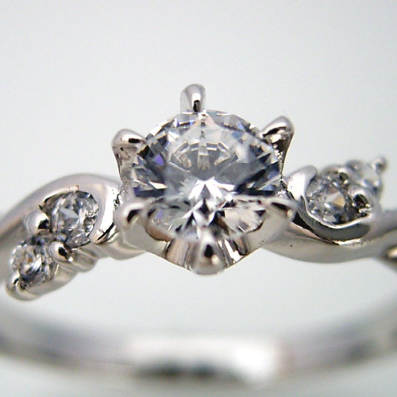 画像6: 0.5カラット版：天使の羽デザイン6本爪の婚約指輪 (6)