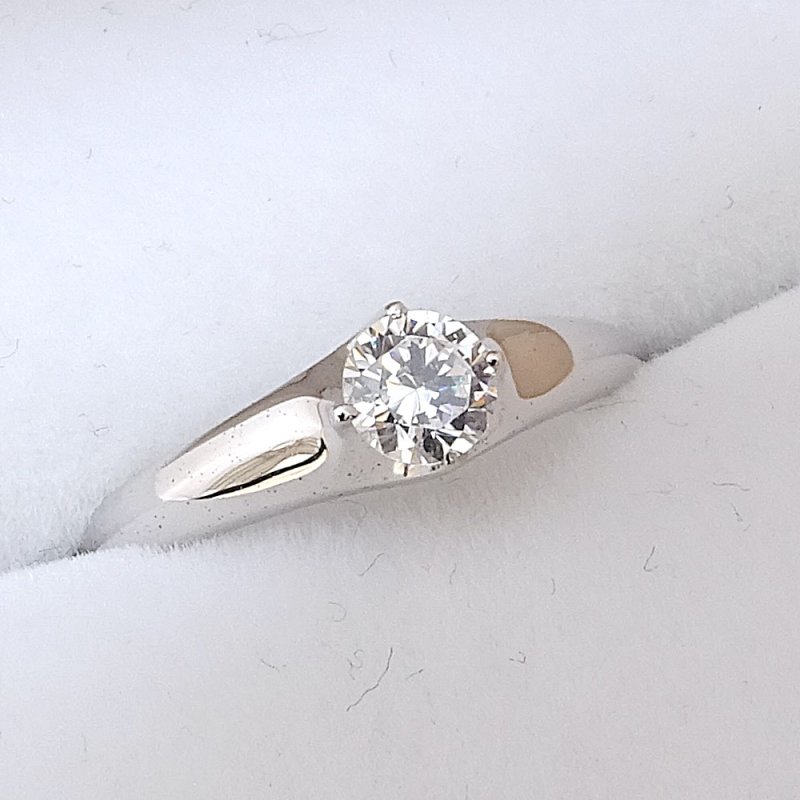画像1: 雫の王冠をイメージした婚約指輪 (1)