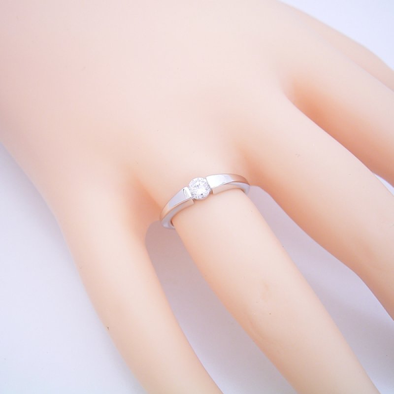 画像5: 0.5カラット版：スッキリとスタイリッシュな婚約指輪 (5)