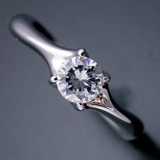 画像3: 爪がしっかりとダイヤモンドを掴む婚約指輪 (3)