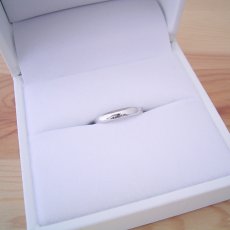 画像1: 最高のシンプルデザインである甲丸タイプの結婚指輪 (1)