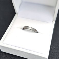画像7: 究極のシンプルデザインである平打ちタイプの結婚指輪 (7)
