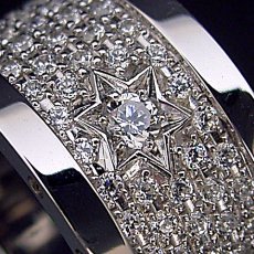 画像5: めちゃくちゃ凄い「ダイヤモンドの石畳」でダイヤモンドが煌めく婚約指輪 (5)
