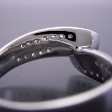 画像4: 綺麗なひねり方の婚約指輪 (4)