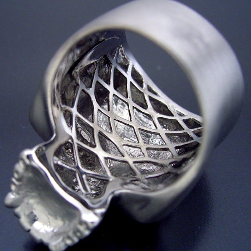 画像4: スカルをモチーフとした最高傑作の婚約指輪 (4)