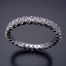 画像2: 最高品質のダイヤモンドで作るフルエタニティリング (2)