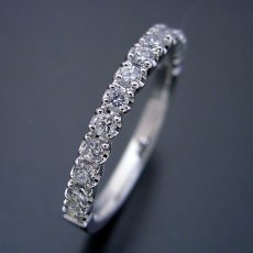 画像2: 最高品質のダイヤモンドで作るハーフエタニティリング (2)