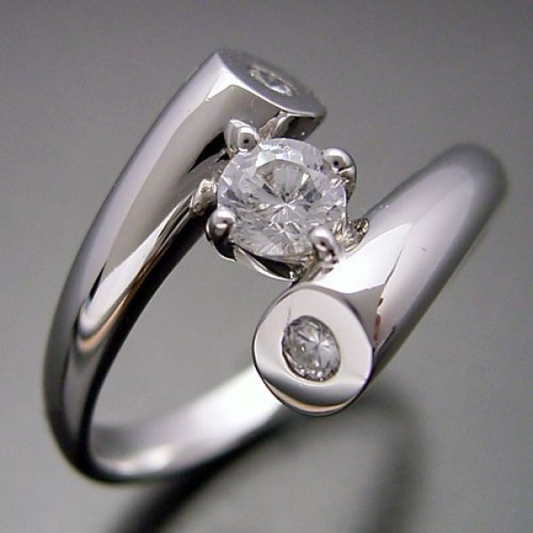 婚約指輪がテーマの婚約指輪 - ５０万円で作れる婚約指輪 - 婚約指輪(エンゲージリング)の販売「ブリリアントジュエリー」