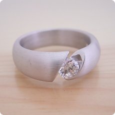画像1: 最高の着け心地の婚約指輪・「極（きわみ）コンフォート」 (1)