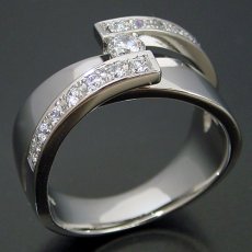 画像2: ごつくてゴージャスな婚約指輪 (2)