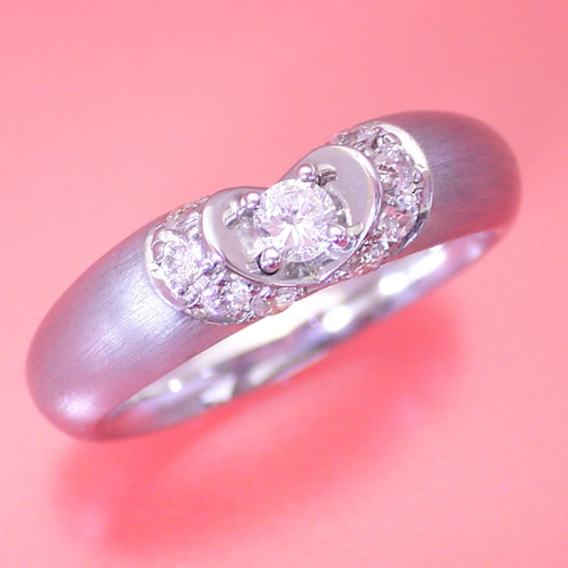 画像4: 隠れたハートをイメージした婚約指輪 (4)