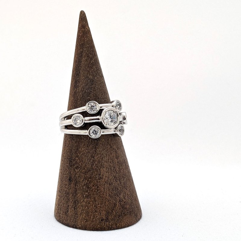 画像13: 0.5カラット版：身に着ける人を選ぶ大人の婚約指輪 (13)