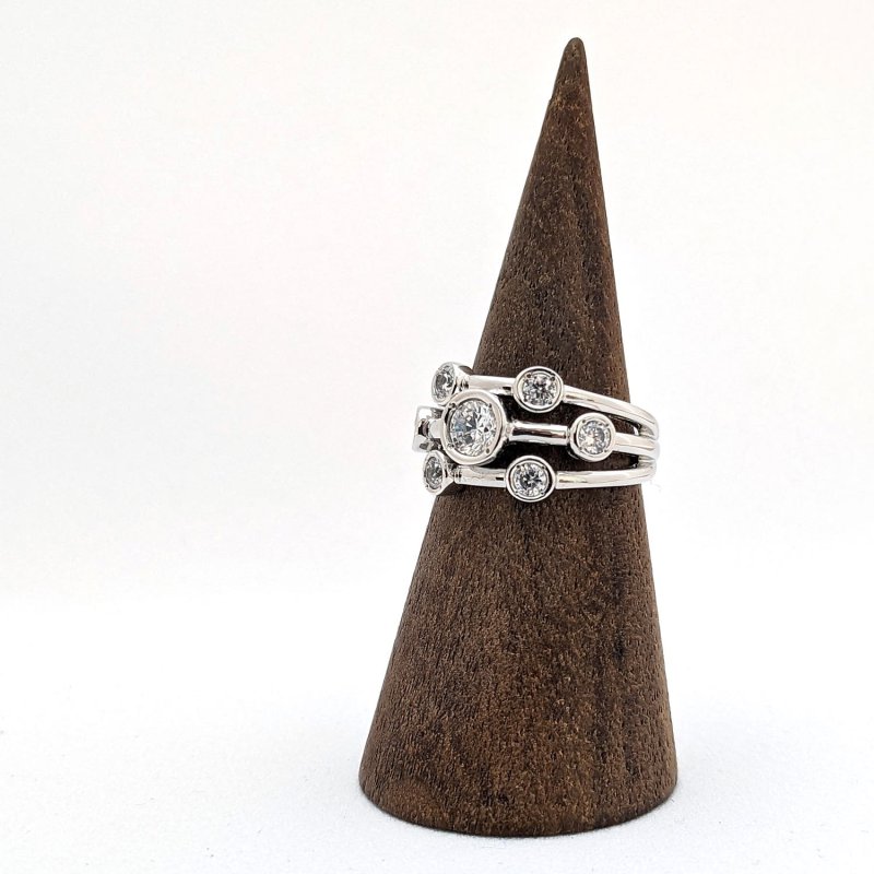 画像12: 0.5カラット版：身に着ける人を選ぶ大人の婚約指輪 (12)