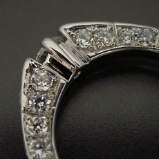 画像3: 細身で豪華な指が綺麗に見える婚約指輪 (3)