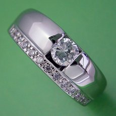 画像1: エタニティリングと組み合わせた婚約指輪 (1)