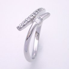 画像4: シンプルで豪華な婚約指輪 (4)