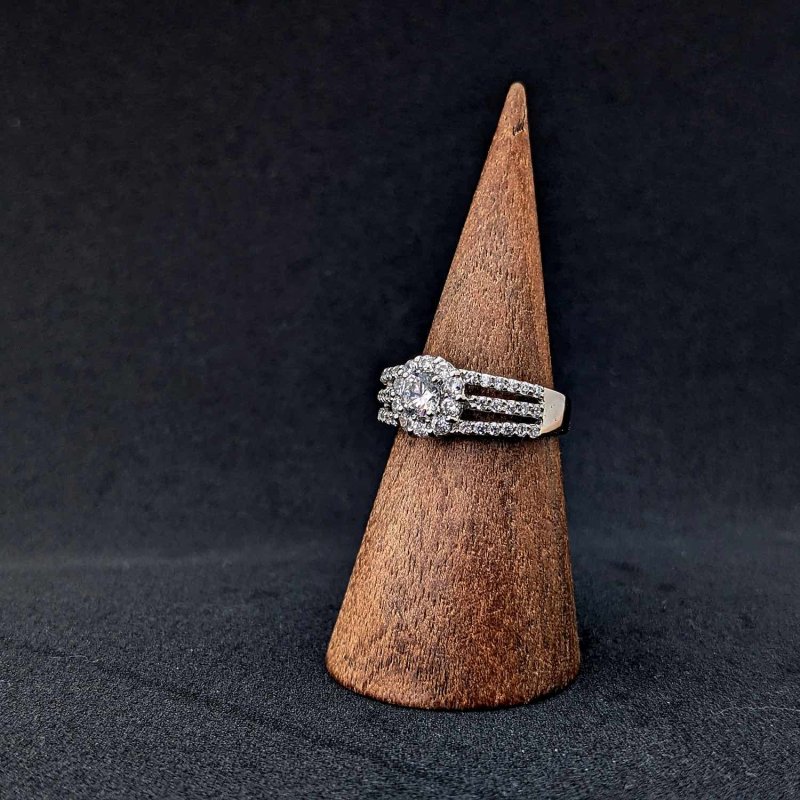 画像7: 豪華なのに上品な婚約指輪 (7)