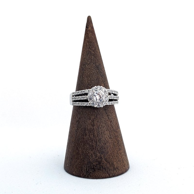 画像12: 豪華なのに上品な婚約指輪 (12)