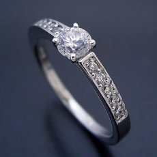 画像4: 豪華で可愛い婚約指輪 (4)