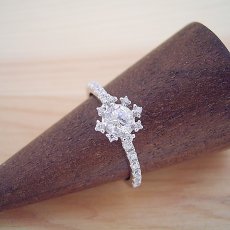 画像2: 魔法のように素敵な婚約指輪 (2)