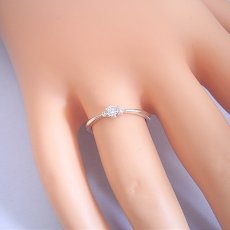 画像9: サイドメレが付いた、シンプルティファニーセッティングリング婚約指輪 (9)