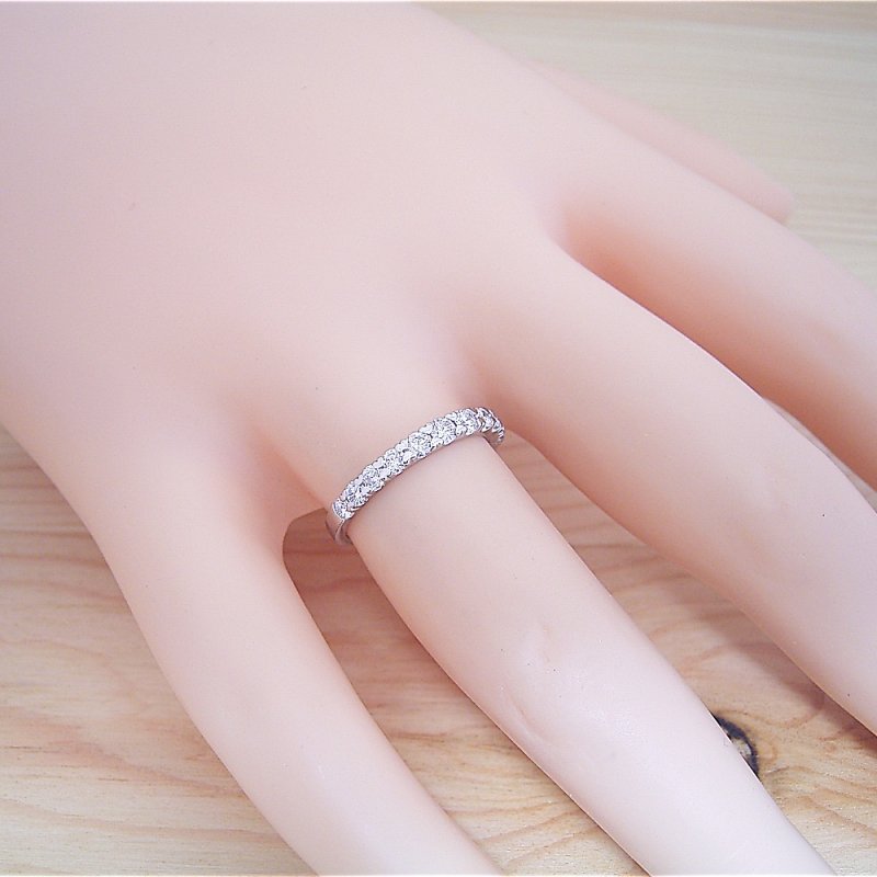 画像10: ０.３カラット版：爪がハートデザインの遊び心いっぱいなハーフエタニティリング (10)