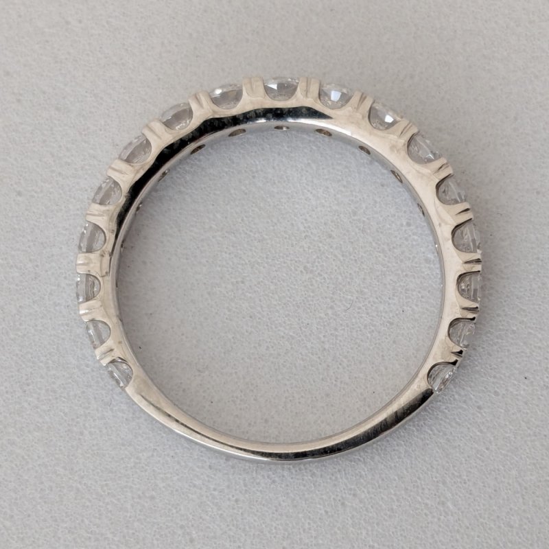 画像10: ０.５カラット版：爪がハートデザインの遊び心いっぱいなハーフエタニティリング (10)