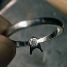 画像4: 5本爪ティファニースタイルの婚約指輪 (4)