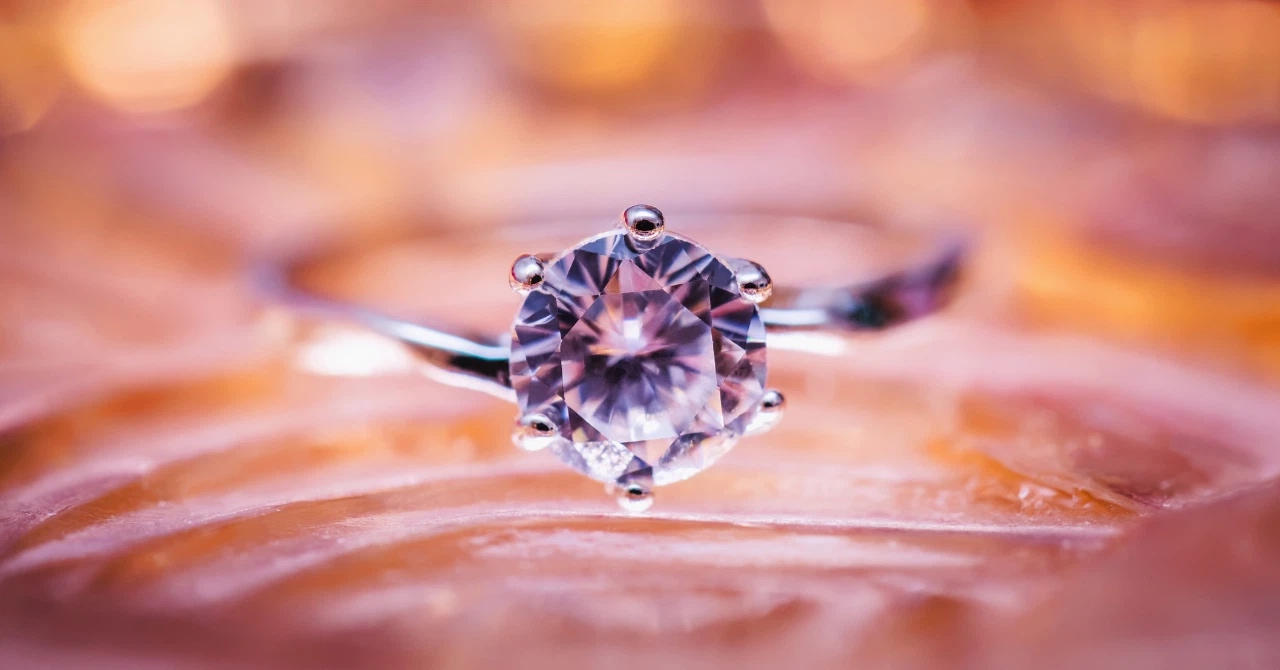 タンスの肥やしになっている婚約指輪はどう活用すれば良いですか?