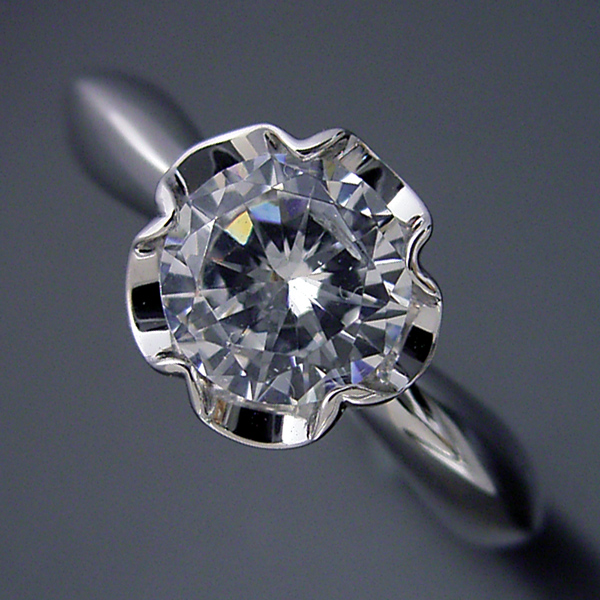 １カラット版：リーフデザイン伏せこみタイプの婚約指輪